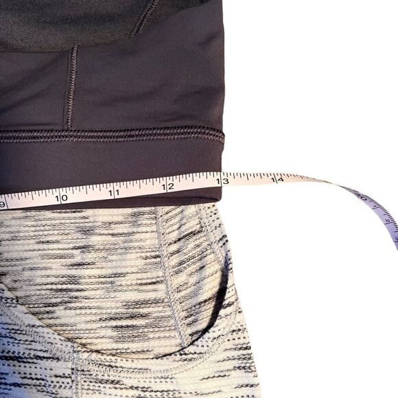 Lululemon gray marled tank with built in gray bra 6 - Picture 8 of 9